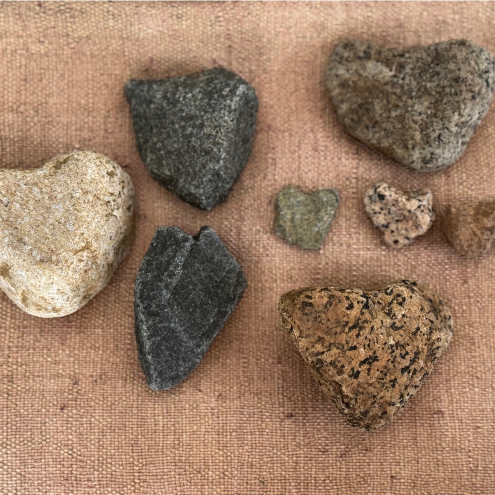 8 Heart Shaped Rocks - Picture 6 of 15